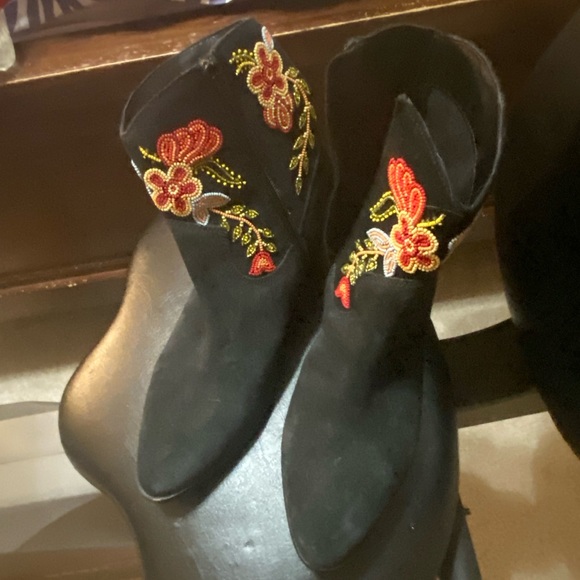 HP!!! 🎈Anthropologie Floral Western Boots Beaded Embellished Black Suede 41/10 - Picture 5 of 8